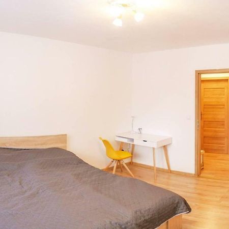 2 Bedroom Flat In The Heart Of Liptovský Mikuláš Exterior foto