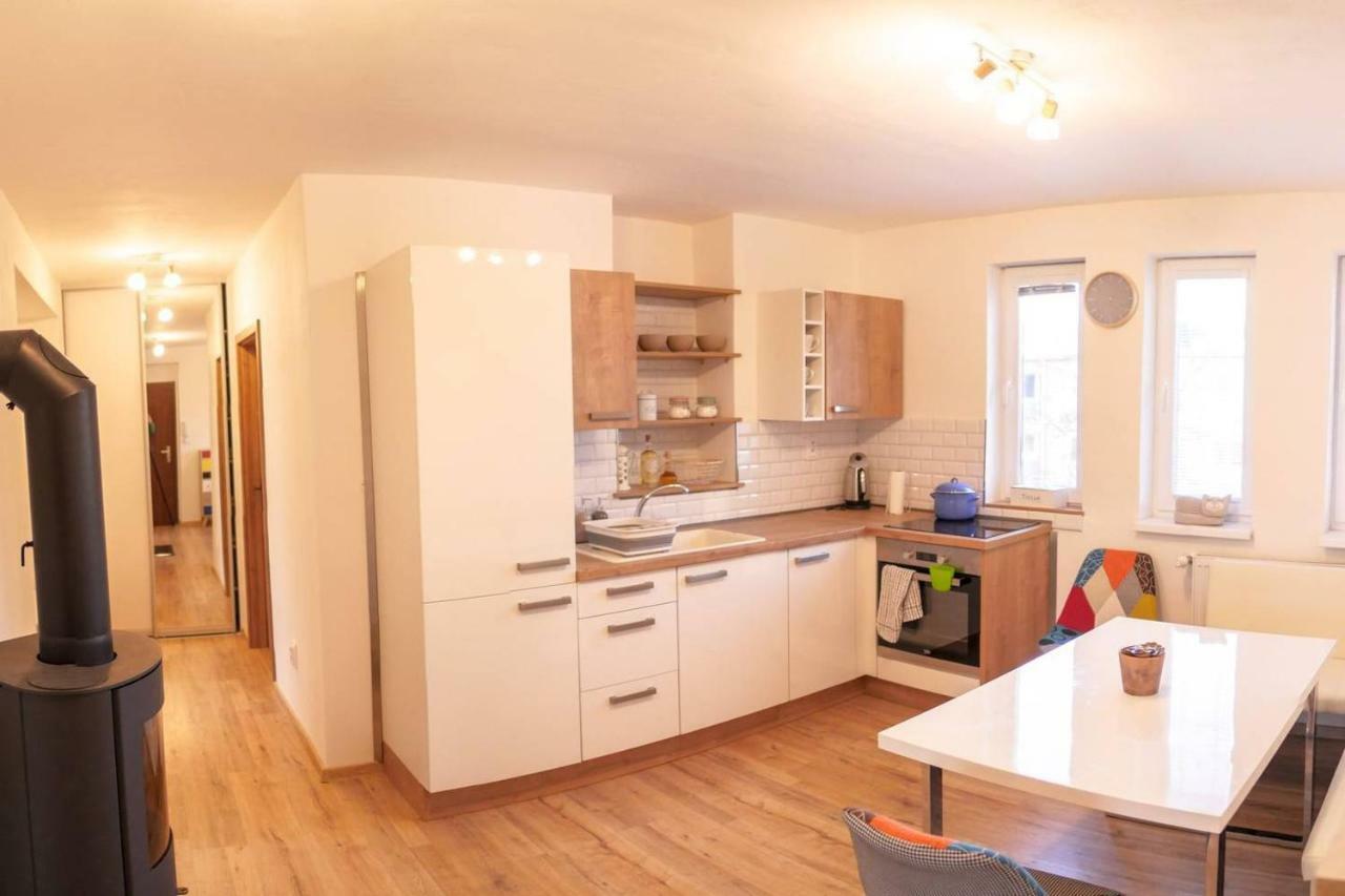 2 Bedroom Flat In The Heart Of Liptovský Mikuláš Exterior foto